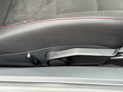 2023 Porsche 718 SPYDER thumbnail 36