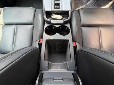 2023 Porsche MACAN thumbnail 17
