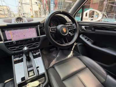 2023 Porsche MACAN photo 15