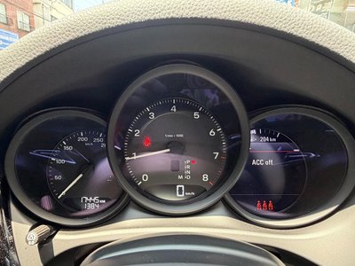 2023 Porsche MACAN photo 11
