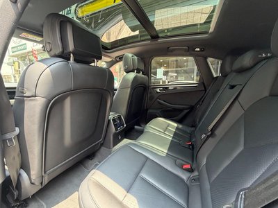 2023 Porsche MACAN thumbnail 29
