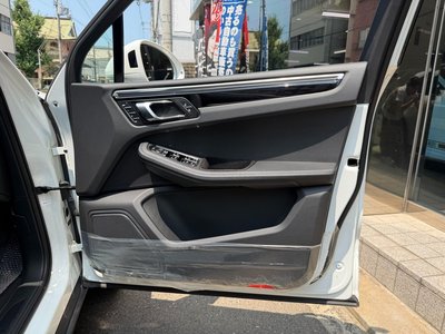 2023 Porsche MACAN photo 7