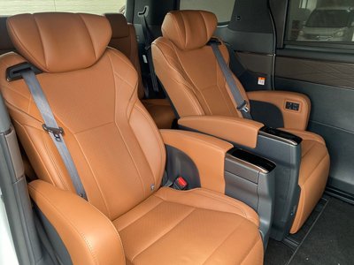 2025 Toyota VELLFIRE photo 16