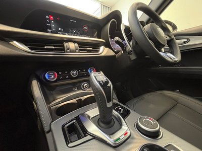 صورة 11 لـ 2025 ALFA Romeo STELVIO