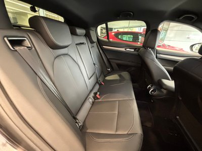صورة 22 لـ 2025 ALFA Romeo STELVIO