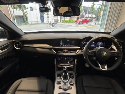 صورة 8 لـ 2025 ALFA Romeo STELVIO