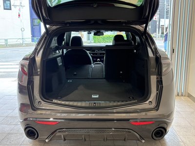 صورة 36 لـ 2025 ALFA Romeo STELVIO