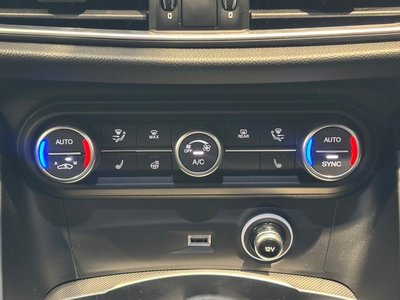 صورة 9 لـ 2025 ALFA Romeo STELVIO