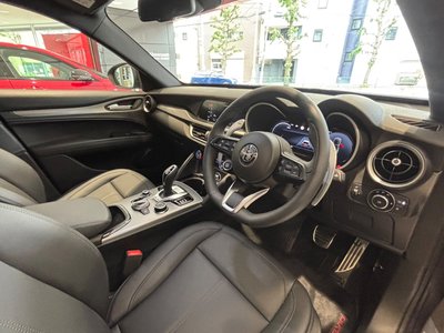 صورة 5 لـ 2025 ALFA Romeo STELVIO