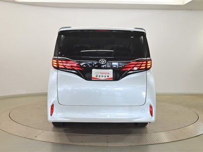 2024 Toyota ALPHARD — фото 3