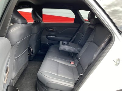 صورة 8 لـ 2025 Toyota CROWN ESTATE