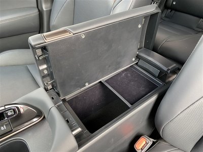 صورة 32 لـ 2025 Toyota CROWN ESTATE