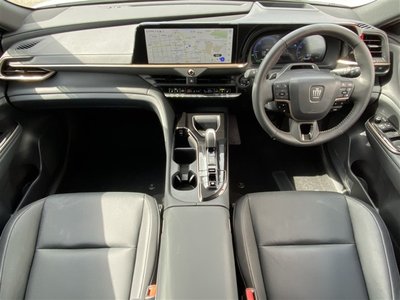 صورة 6 لـ 2025 Toyota CROWN ESTATE