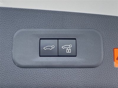صورة 14 لـ 2025 Toyota CROWN ESTATE