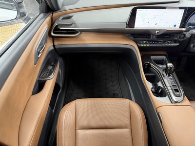 2025 Toyota CROWN ESTATE thumbnail 28