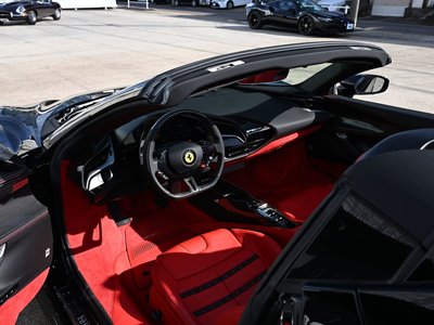 صورة 10 لـ 2022 Ferrari SF90 SPIDER