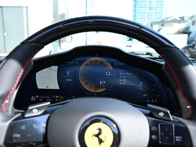 صورة 9 لـ 2022 Ferrari SF90 SPIDER