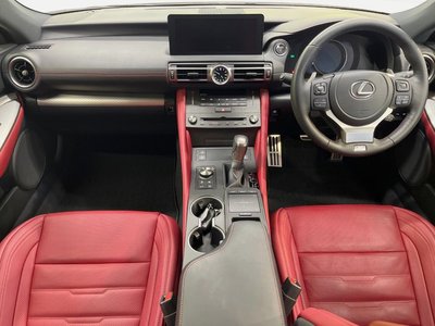 صورة 2 لـ 2023 Lexus RC