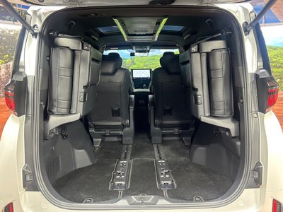 2024 Toyota VELLFIRE photo 11