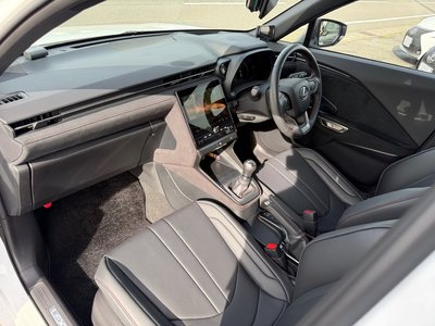 صورة 35 لـ 2024 Lexus LBX