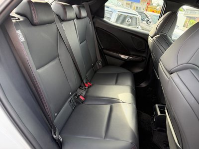 صورة 40 لـ 2024 Lexus LBX