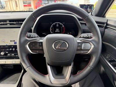 صورة 19 لـ 2024 Lexus LBX