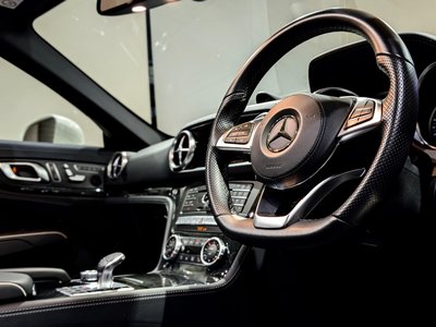 2017 Mercedes-BENZ SL thumbnail 18