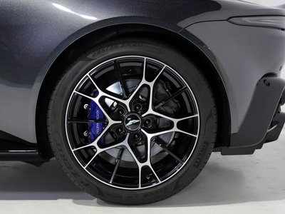 صورة 12 لـ 2021 Aston Martin VANTAGE