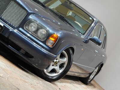 صورة 33 لـ 1999 Bentley ARNAGE