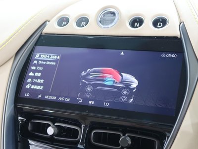 صورة مصغرة 43 لـ 2023 Aston Martin DBX