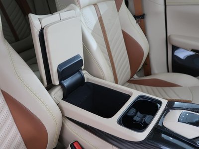 صورة مصغرة 47 لـ 2023 Aston Martin DBX