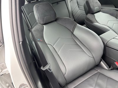 2025 BMW 5 SERIES 缩略图 21