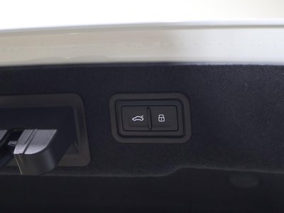 2022 AUDI A8 photo 9