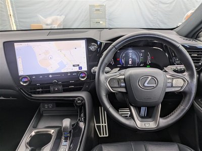 2023 Lexus NX thumbnail 17