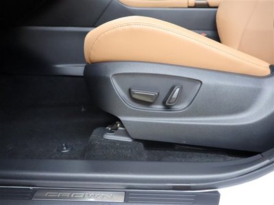 صورة 22 لـ 2023 Toyota CROWN SPORT