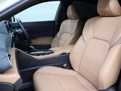 صورة 19 لـ 2023 Toyota CROWN SPORT