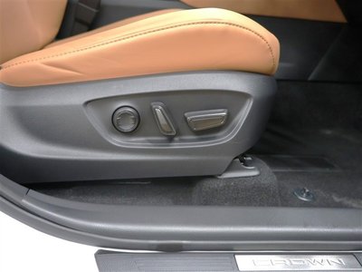 صورة 21 لـ 2023 Toyota CROWN SPORT
