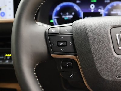 صورة 30 لـ 2023 Toyota CROWN SPORT