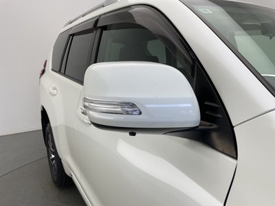 2020 Toyota LAND CRUISER PRADO photo 8