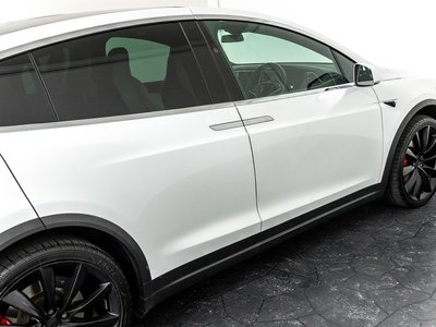 صورة 26 لـ 2017 Tesla MODEL X