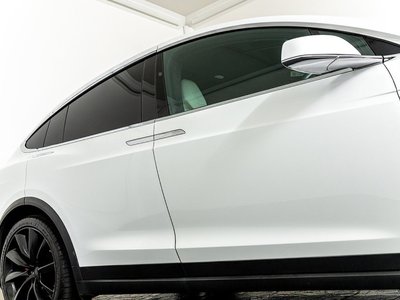 صورة 19 لـ 2017 Tesla MODEL X