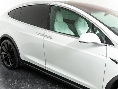 صورة 18 لـ 2017 Tesla MODEL X