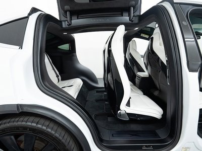صورة 52 لـ 2017 Tesla MODEL X