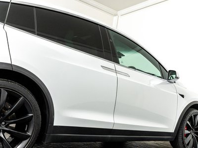 صورة 27 لـ 2017 Tesla MODEL X