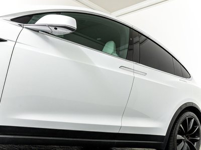 صورة 15 لـ 2017 Tesla MODEL X