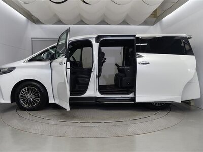 2024 Toyota ALPHARD — фото 2