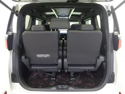 2024 Toyota ALPHARD — фото 8