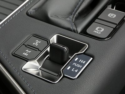 2025 Lexus GX thumbnail 39