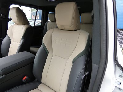 2025 Lexus GX thumbnail 21