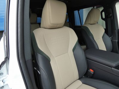 2025 Lexus GX thumbnail 19